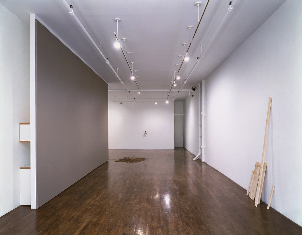 Gaylen Gerber, Backdrop, installation view, Nicole Klagsbrun Gallery, New York, 1994. Image courtesy of the artist. Photos by Gaylen Gerber and Adam Reich.